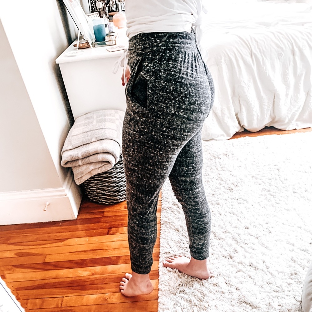 NEW VS Pink joggers - Picture 2 of 4